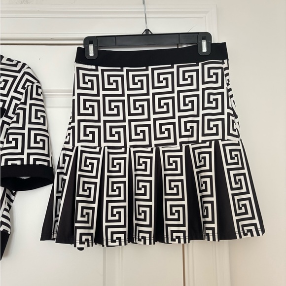 Black & White Geometric Skirt Set - Picture 9 of 10